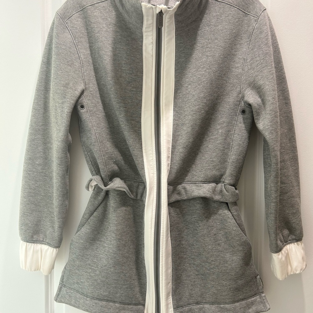 Lululemon Women's Light As Warmth Jacket Grey/White